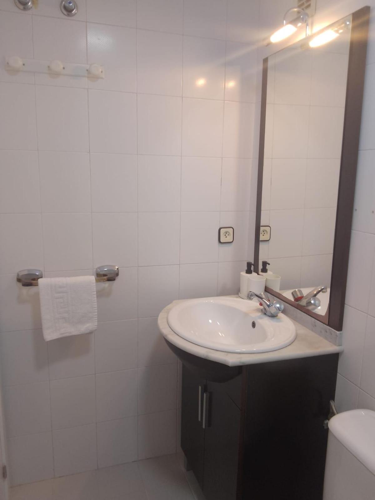 Fuengirola Puerto 2 Room & Parking ภายนอก รูปภาพ