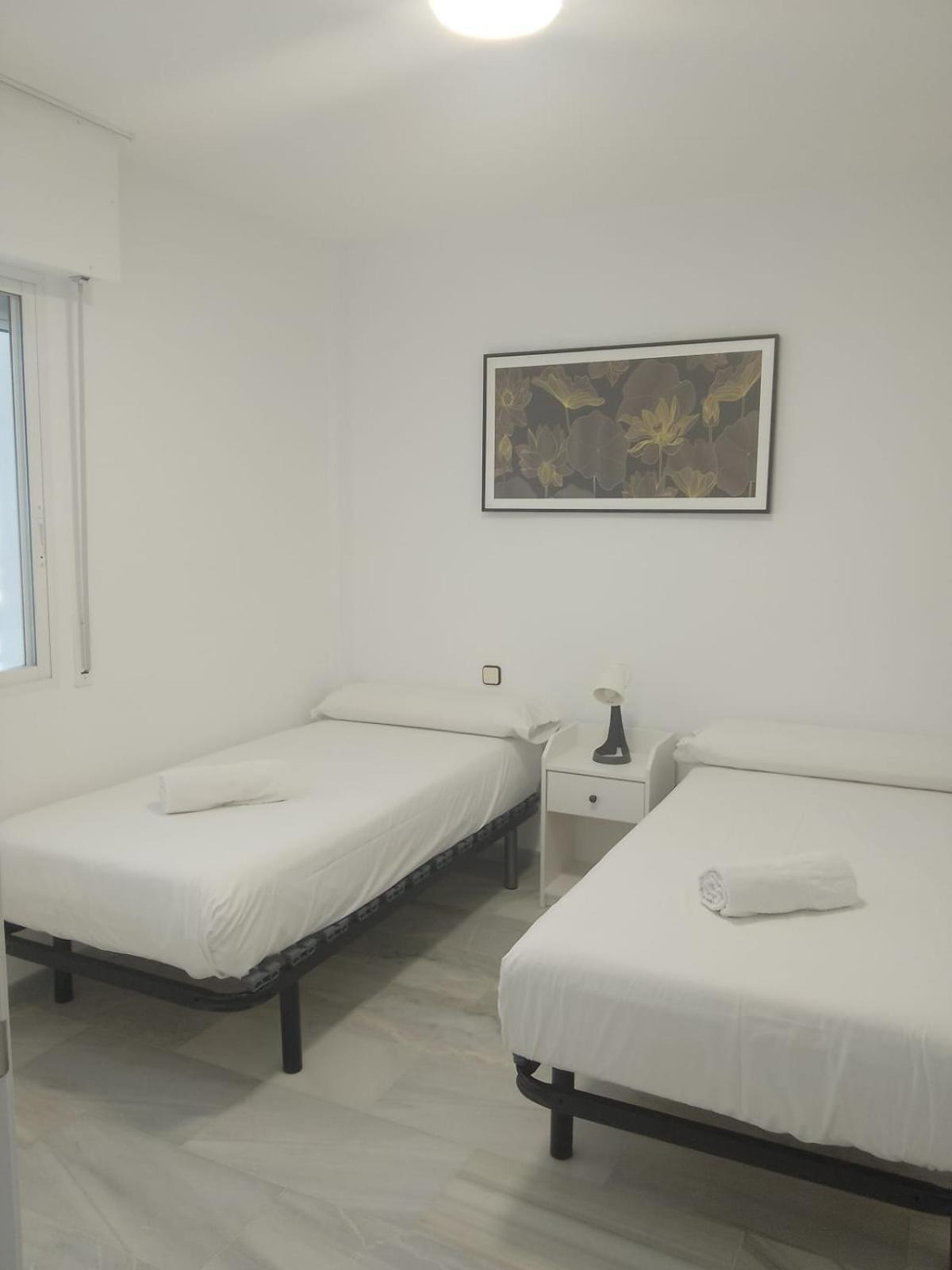 Fuengirola Puerto 2 Room & Parking ภายนอก รูปภาพ