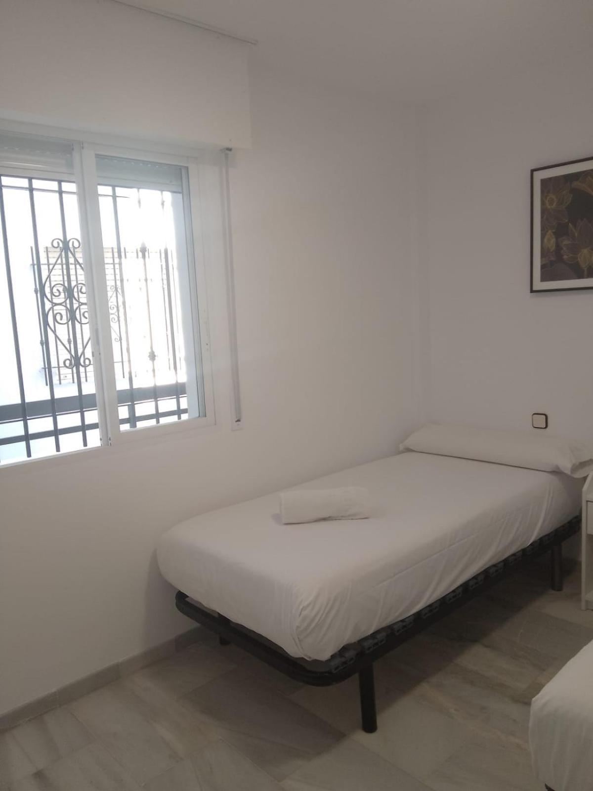 Fuengirola Puerto 2 Room & Parking ภายนอก รูปภาพ